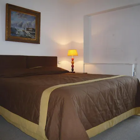 Relais De La Reine Croisette Апартаменты *